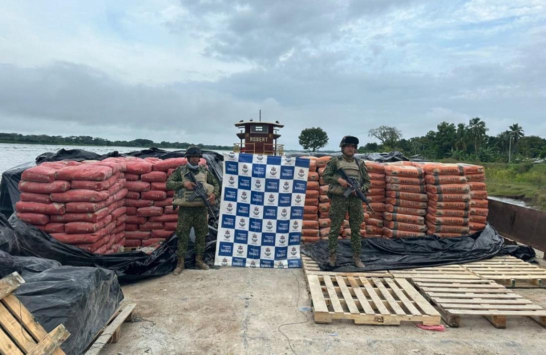 En Bolívar, Armada de Colombia inmoviliza más de 100 toneladas de cemento