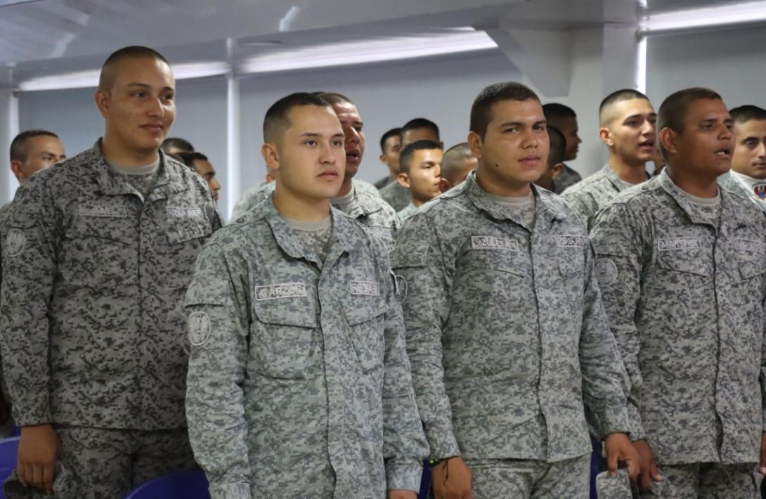 Soldados destacados por su compromiso con la seguridad en el centro del país