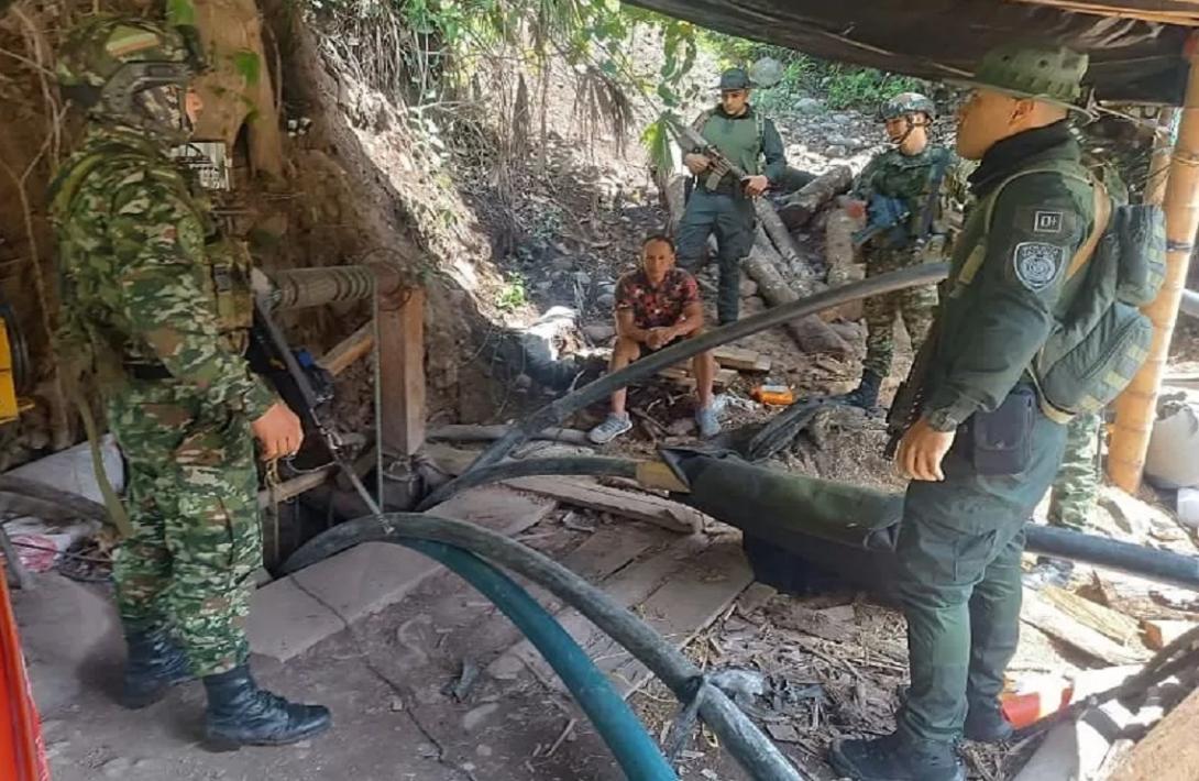 Ejército Nacional captura a 11 personas por el presunto delito de explotación ilícita de yacimientos mineros en Riosucio, Caldas