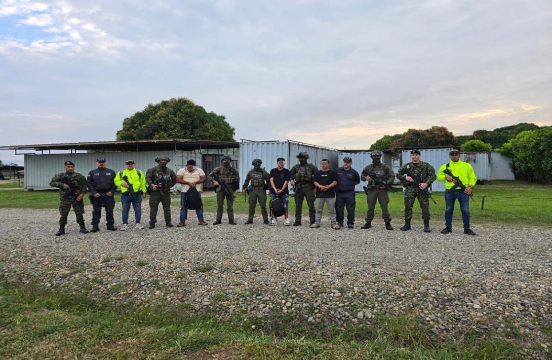 Soldados y policías capturan a tres criminales de la Estructura Primera 'Armando Ríos', en el Guaviare