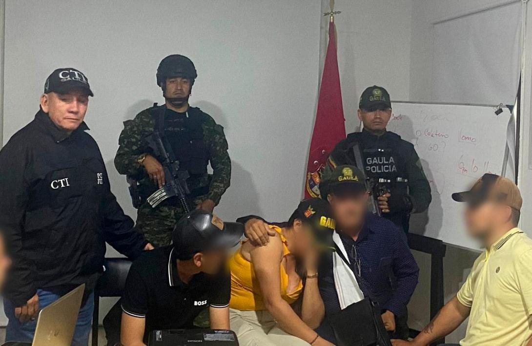 Pareja fue engañada a través de Facebook y luego secuestrada, Ejército y Policía los regresaron a la libertad