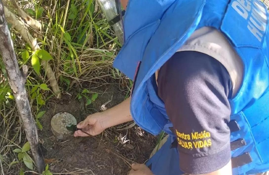Soldados desminadores neutralizan artefacto explosivo en resguardo indígena de Guainía