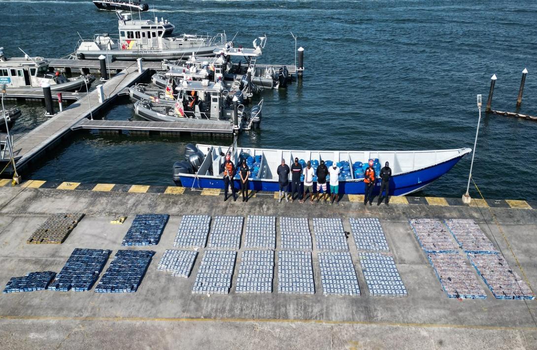 En una operación de interdicción marítima, Armada de Colombia incautó cuatro toneladas de cocaína cerca a Cartagena