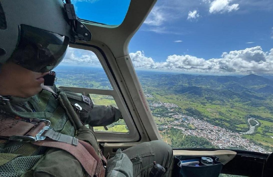 Misiones aéreas para incentivar la desmovilización en el suroriente del país