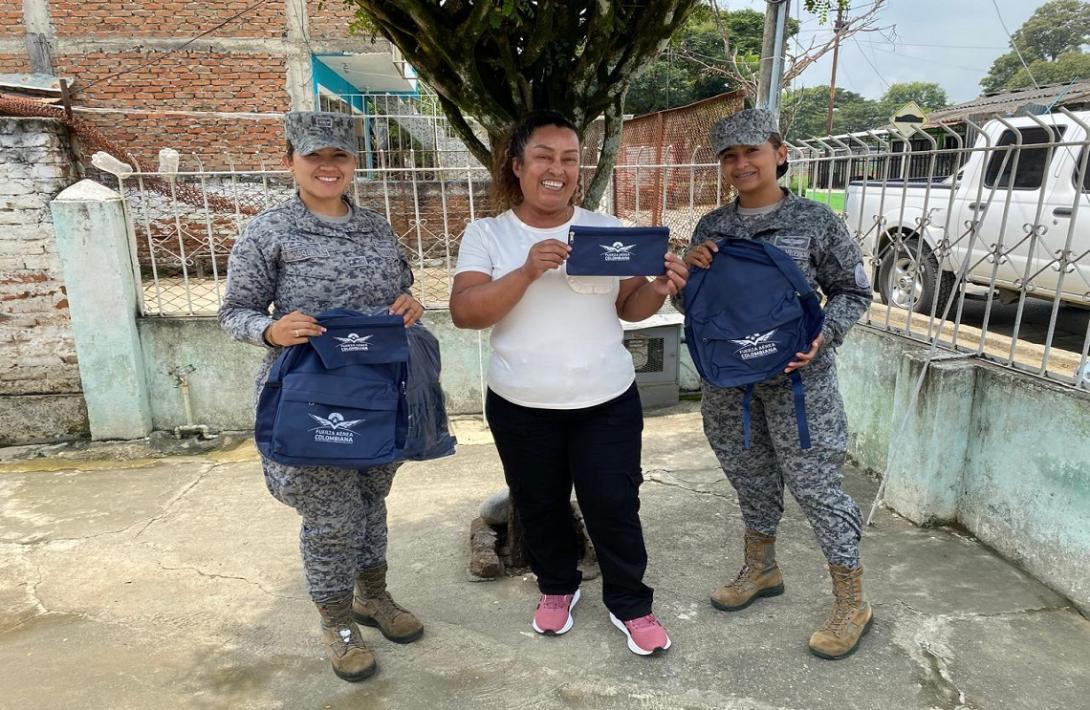 Kits Escolares fueron entregados en Juanchito para impulsar la educación Infantil