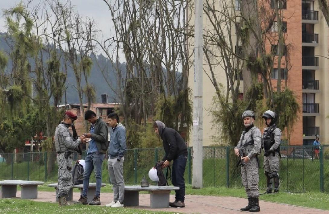 Soldados de la Fuerza Aeroespacial durante dispositivo de seguridad en Madrid - Cundinamarca