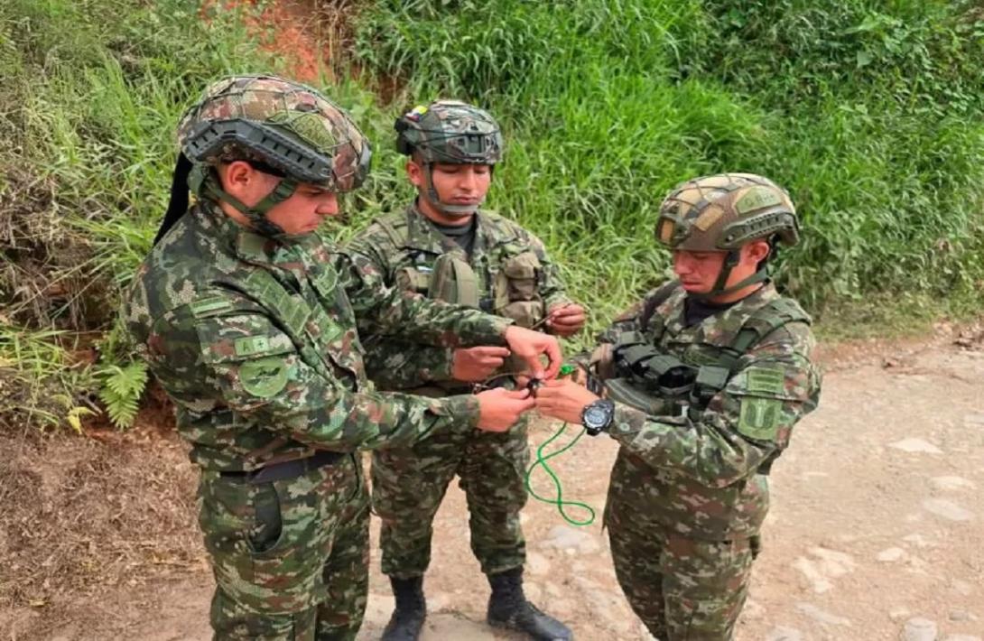 En menos de 12 horas, Ejército Nacional desactivó más de 100 kilos de explosivos en el cañón del Micay