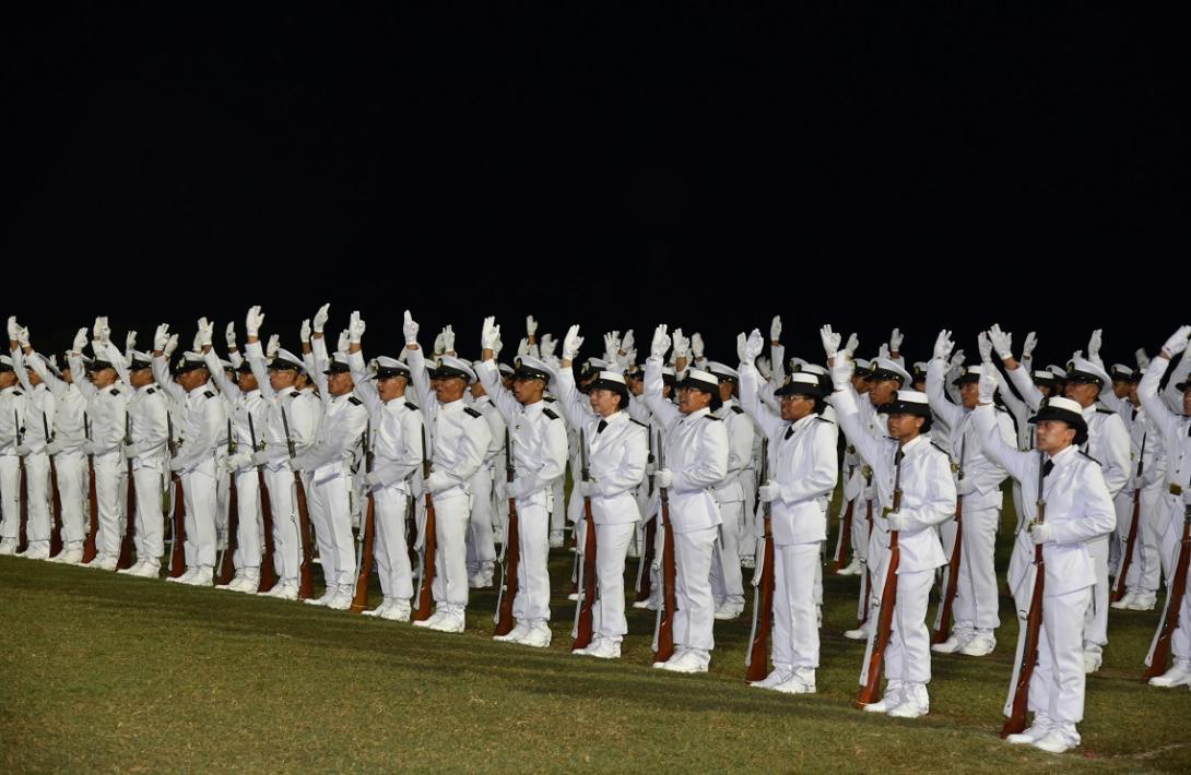 Juramento a la bandera de 150 nuevos cadetes en la Escuela Naval