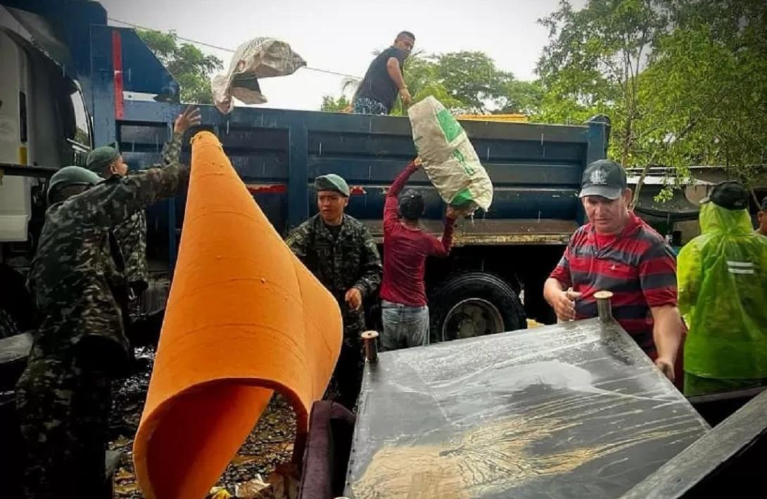 Ejército Nacional ayuda a familias damnificadas por inundaciones en el Meta