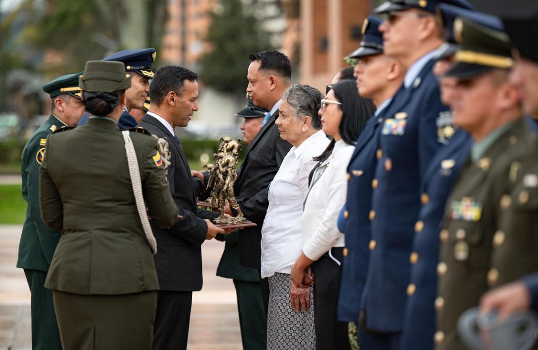 Mindefensa convoca a instituciones del Estado y sectores políticos a construir un país sin violencia