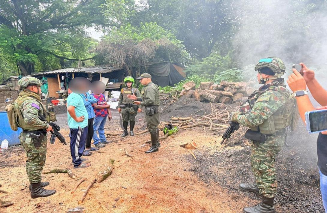 Capturadas 8 personas en flagrancia por aprovechamiento ilícito de recursos naturales renovables en el Valle del Cauca