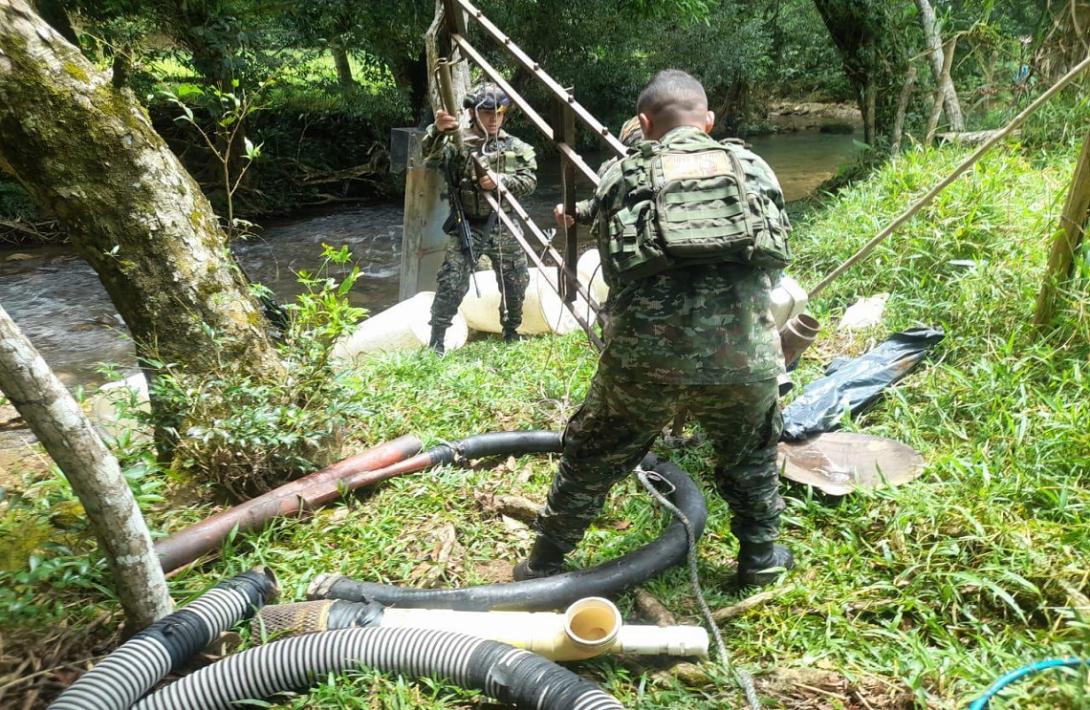 Ejército Nacional afecta las finanzas producto de la explotación ilícita de yacimientos mineros en Norcasia, Caldas