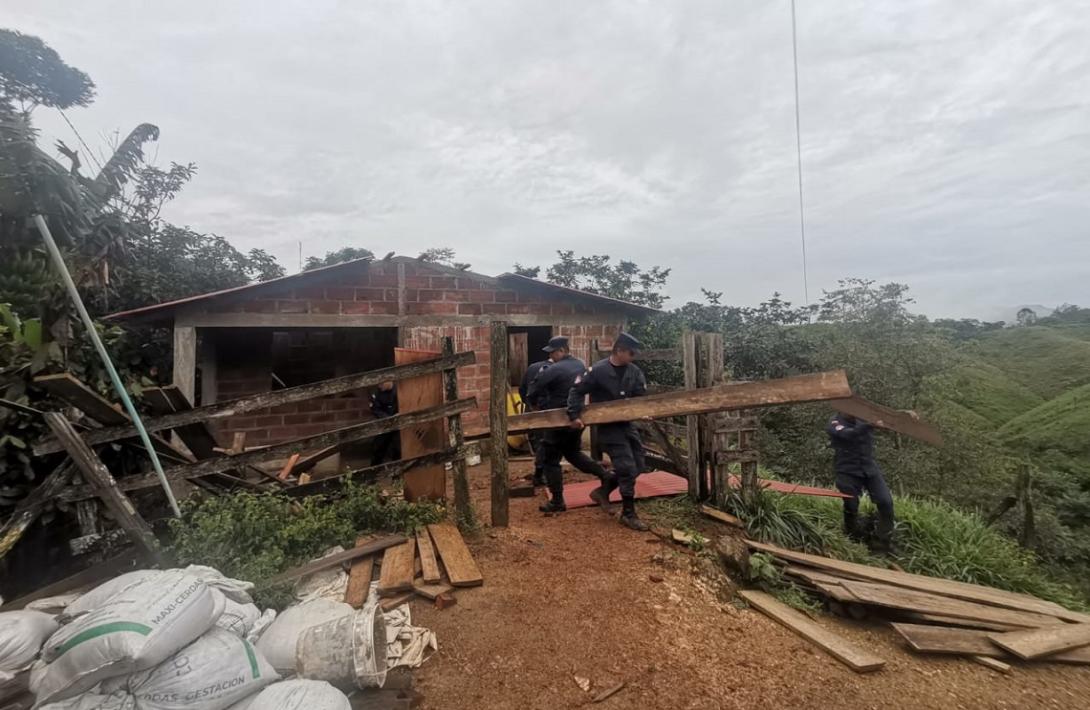 El desminado humanitario se une para construir una vivienda que favorecerá a una familia de escasos recursos