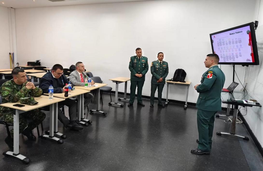 Escuela de Armas Combinadas del Ejército Nacional 