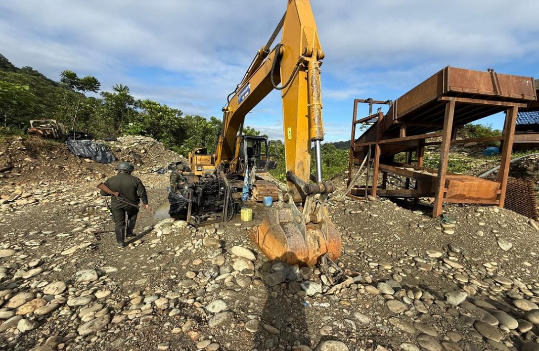 En Buenaventura, neutralizada maquinaria que producía 5.400 millones de pesos anuales, con la extracción ilícita de oro