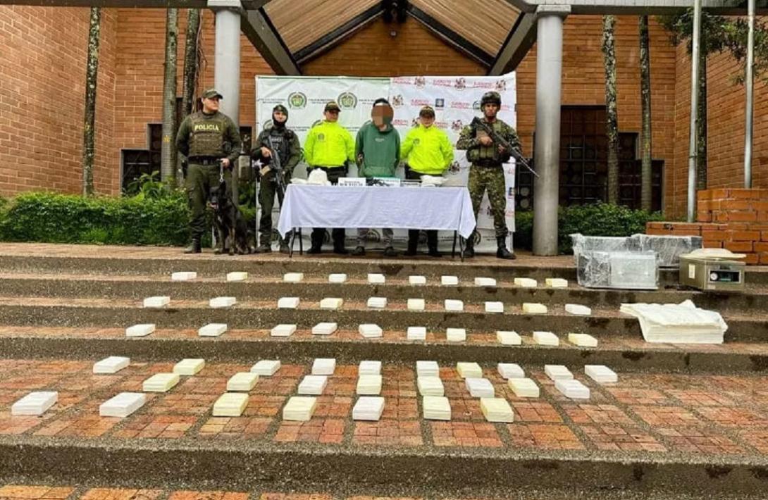 Ejército Nacional ubicó laboratorio que producía cerca de 250 kilos semanales de clorhidrato de cocaína en Girardota, Antioquia
