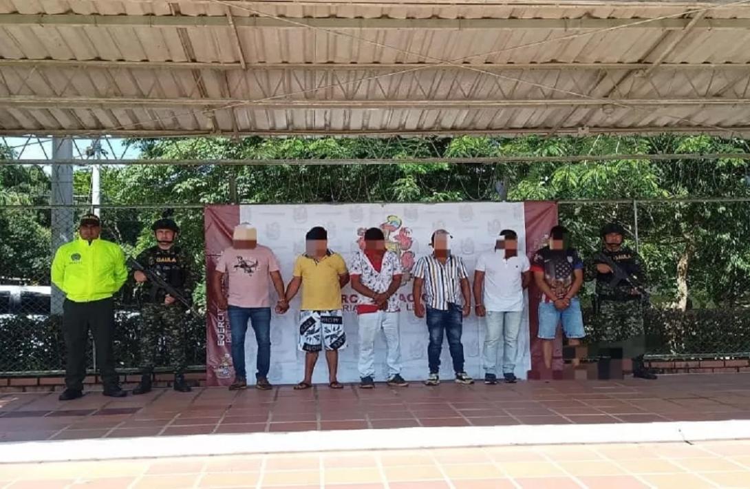 En Arauca, tropas del Ejército capturaron a seis integrantes del ELN: integrarían una red ilegal de hurto de hidrocarburos