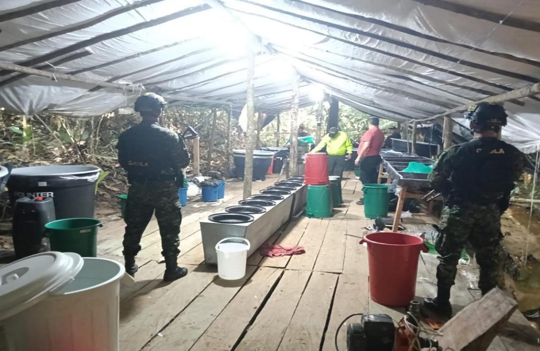 Desmantelado laboratorio de clorhidrato de cocaína que producía media tonelada de estupefaciente al mes