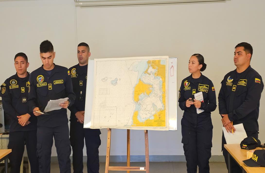 Culmina con éxito el primer curso de oficial de guardia en el mar avanzado