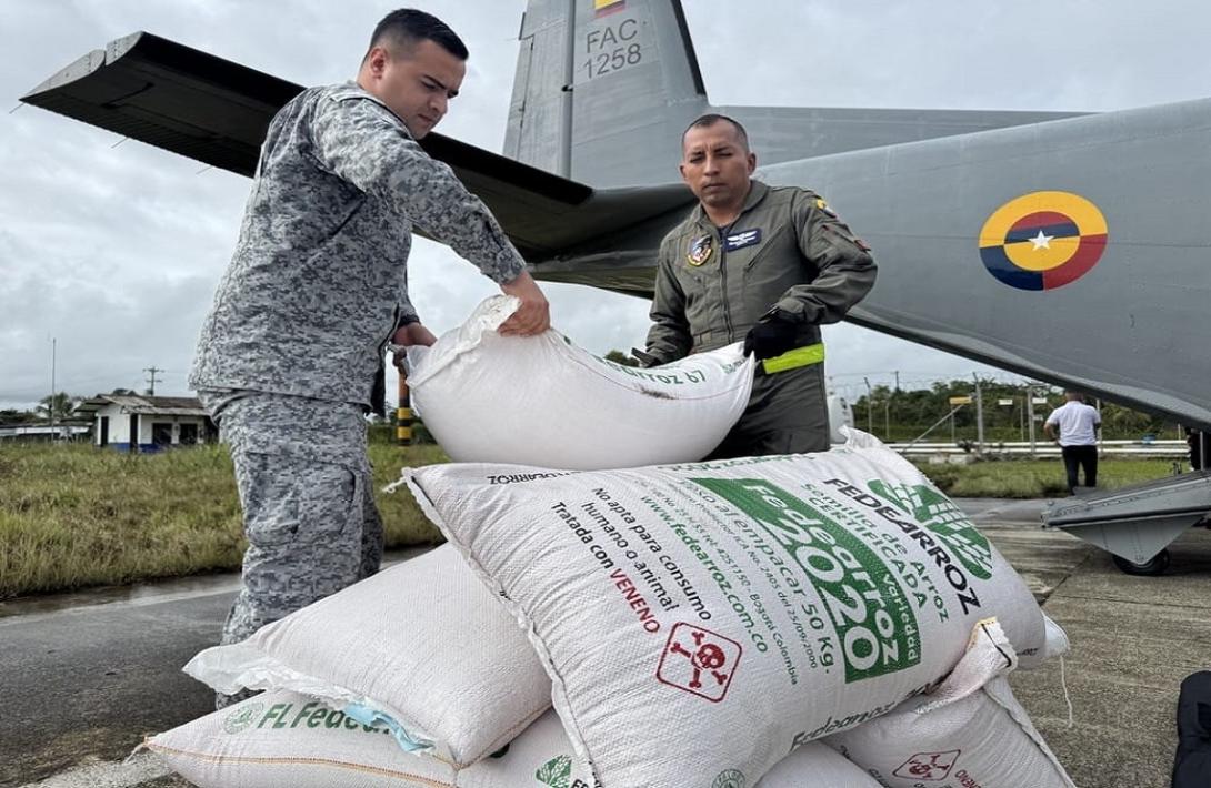 Guapi recibe insumos para fortalecer la agricultura orgánica tras operación aérea