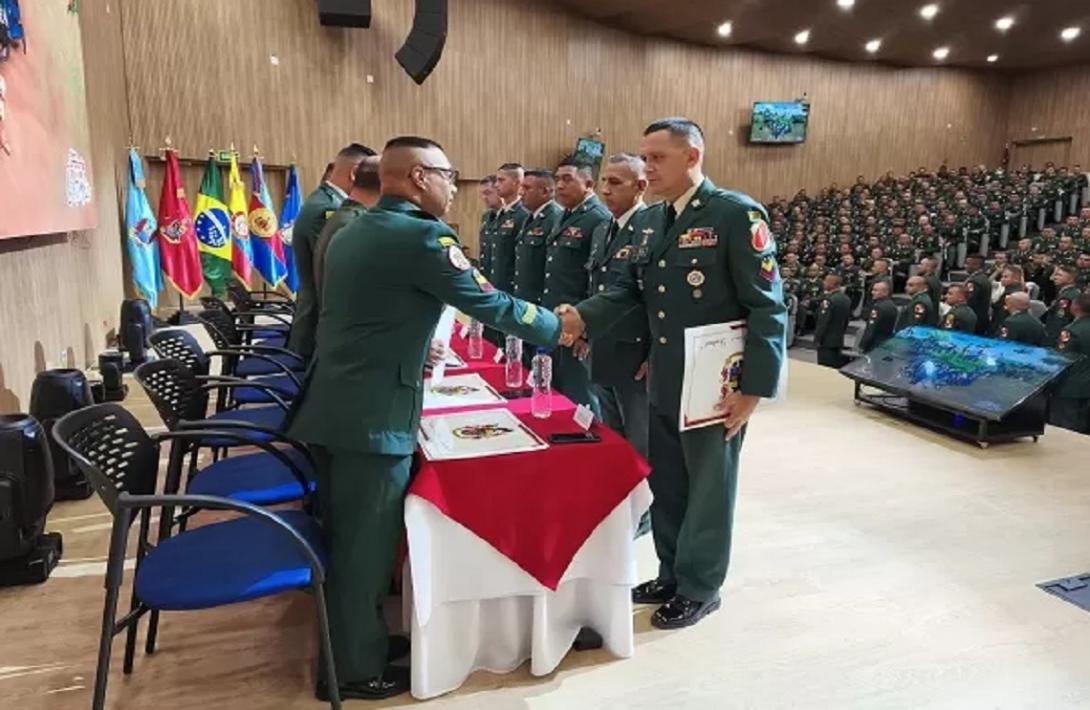 Sargentos mayores finalizaron su capacitación en el Programa Integral para Suboficiales de Alta Jerarquía (PISAJ)