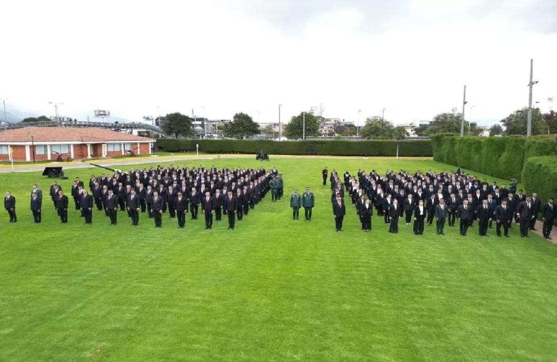 139 suboficiales y 101 jóvenes inician su formación como futuros oficiales del Ejército Nacional