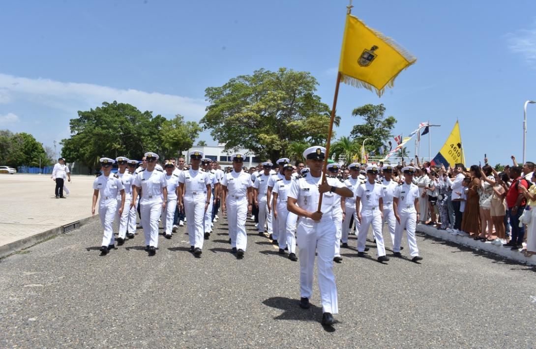 161 jóvenes colombianos inician su sueño en la escuela naval de cadetes