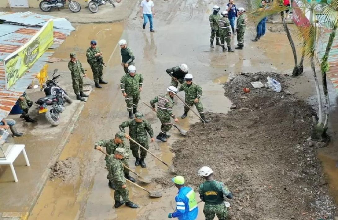 Ejército Nacional apoya a comunidades afectadas por emergencia invernal en Villavicencio