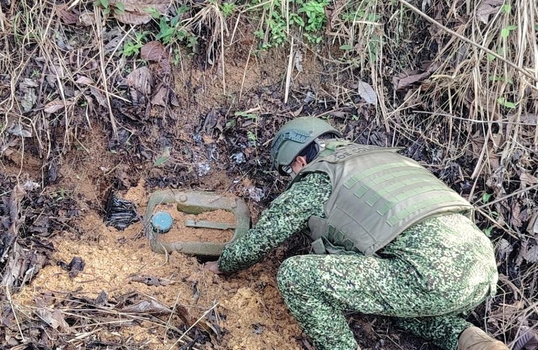 Fuerzas Militares neutralizan más de una tonelada de explosivos de grupos armados organizados residuales