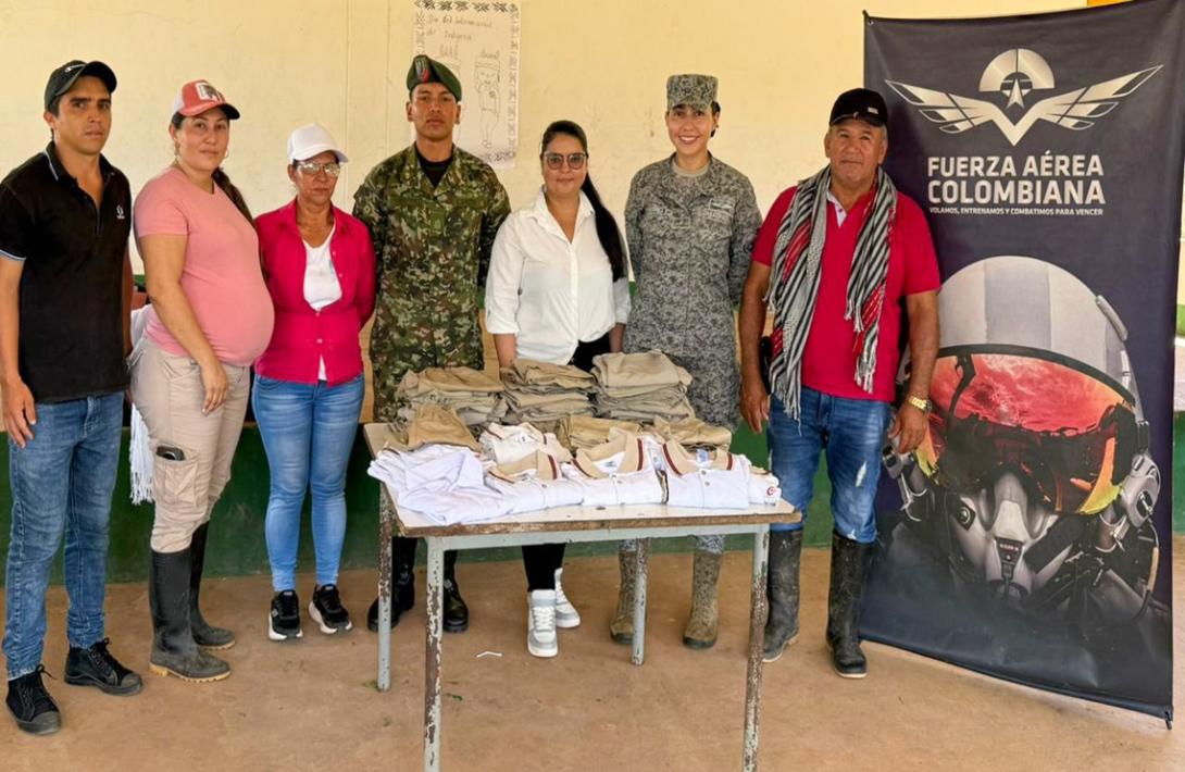 Entrega de uniformes escolares fortalece educación en Güerima
