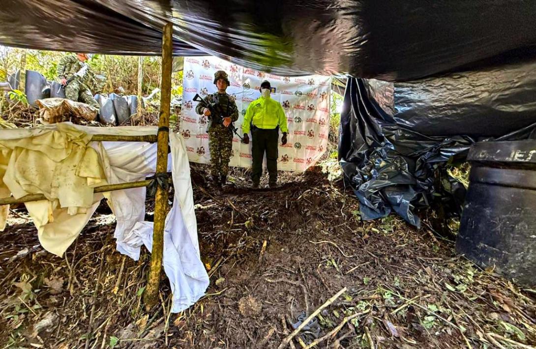 Ejército Nacional desmantela laboratorio que producía cerca de 1.500 kilogramos de clorhidrato de cocaína al mes en el norte de Antioquia