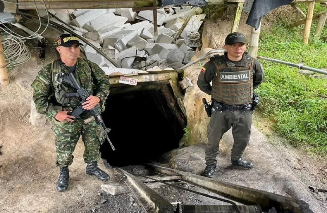 En Antioquia, operación militar en contra de la extracción ilícita de yacimientos mineros permitió la captura de siete personas y la incautación de maquinaria