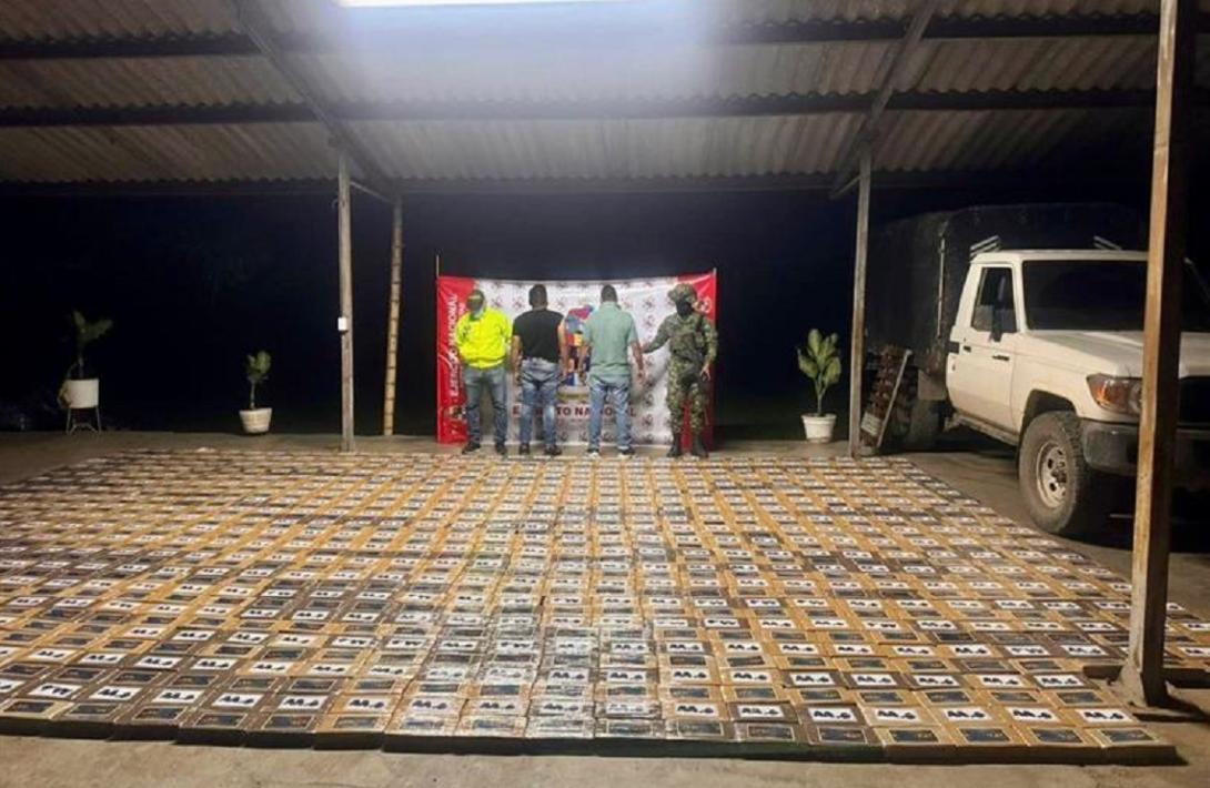 En el norte del Cauca, capturados dos integrantes del GAO residual, Estructura Jaime Martínez con más de una tonelada de cocaína