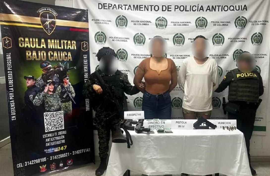 En Tarazá, Antioquia, Ejército y Policía Nacional capturan a 2 integrantes del GAO Clan del Golfo con varias armas de fuego en su poder