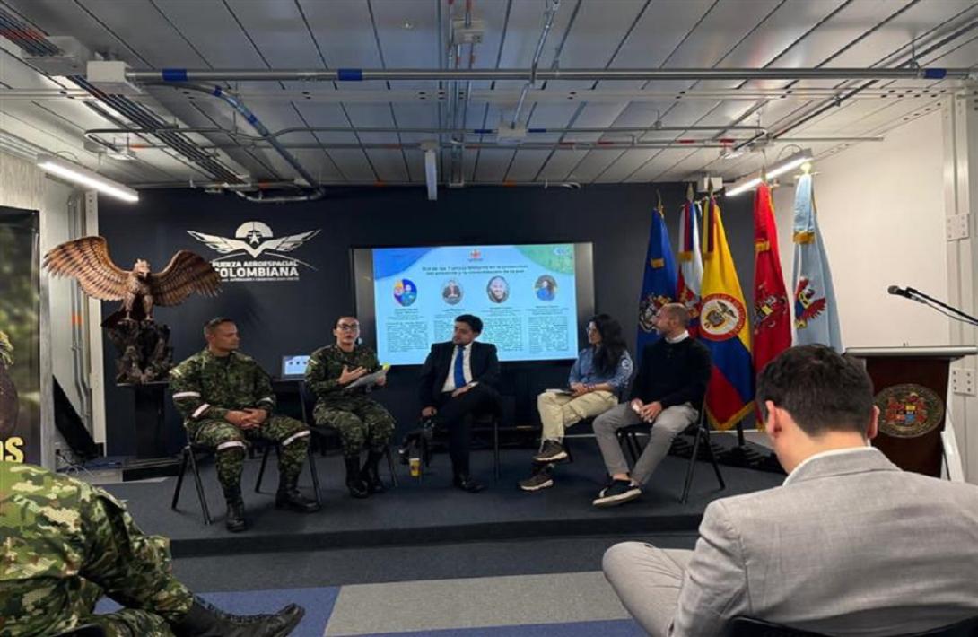 Seminario liderado por Fuerzas Militares fortalece vínculos entre clima, ambiente, paz y seguridad