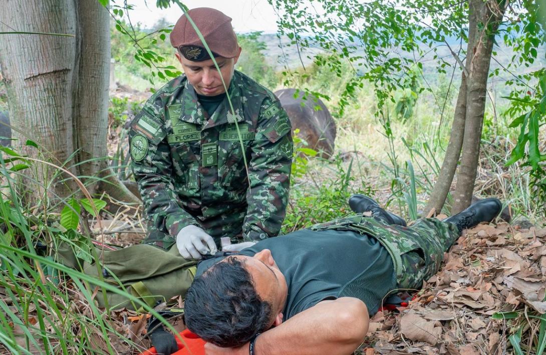 Salvando vidas en medio de la guerra: un héroe sin armas