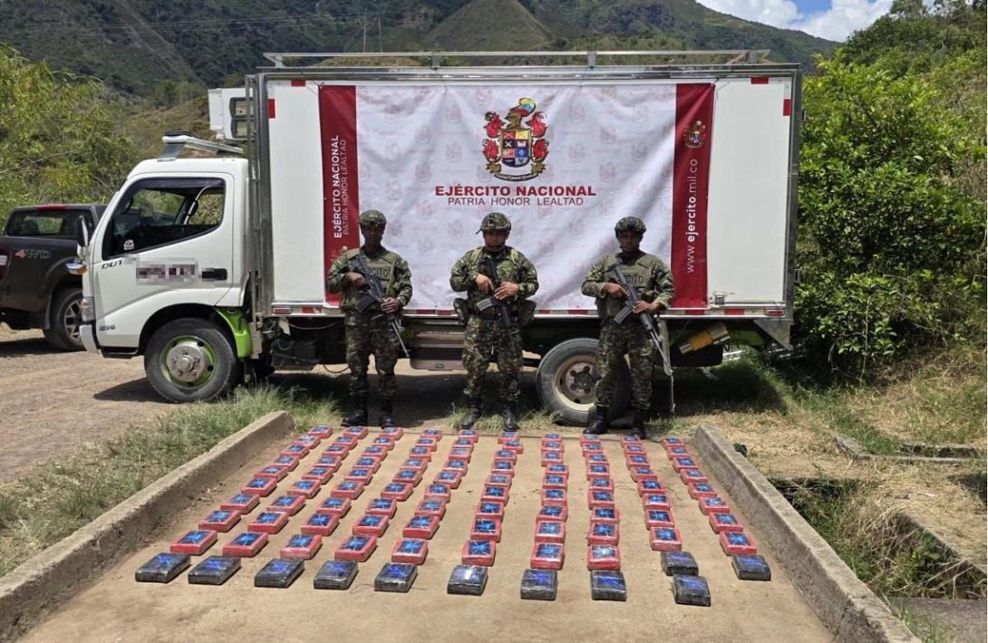 Ejército Nacional incauta 99 kilos de clorhidrato de cocaína en carreteras del Huila