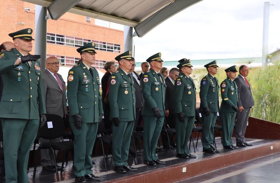 Alma mater de oficiales y suboficiales celebra su cuadragésimo quinto aniversario