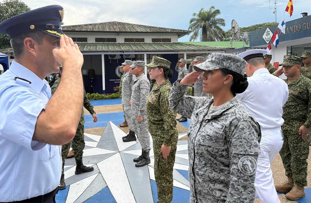 Entrenamiento conjunto potencia habilidades de emergencia en el Amazonas