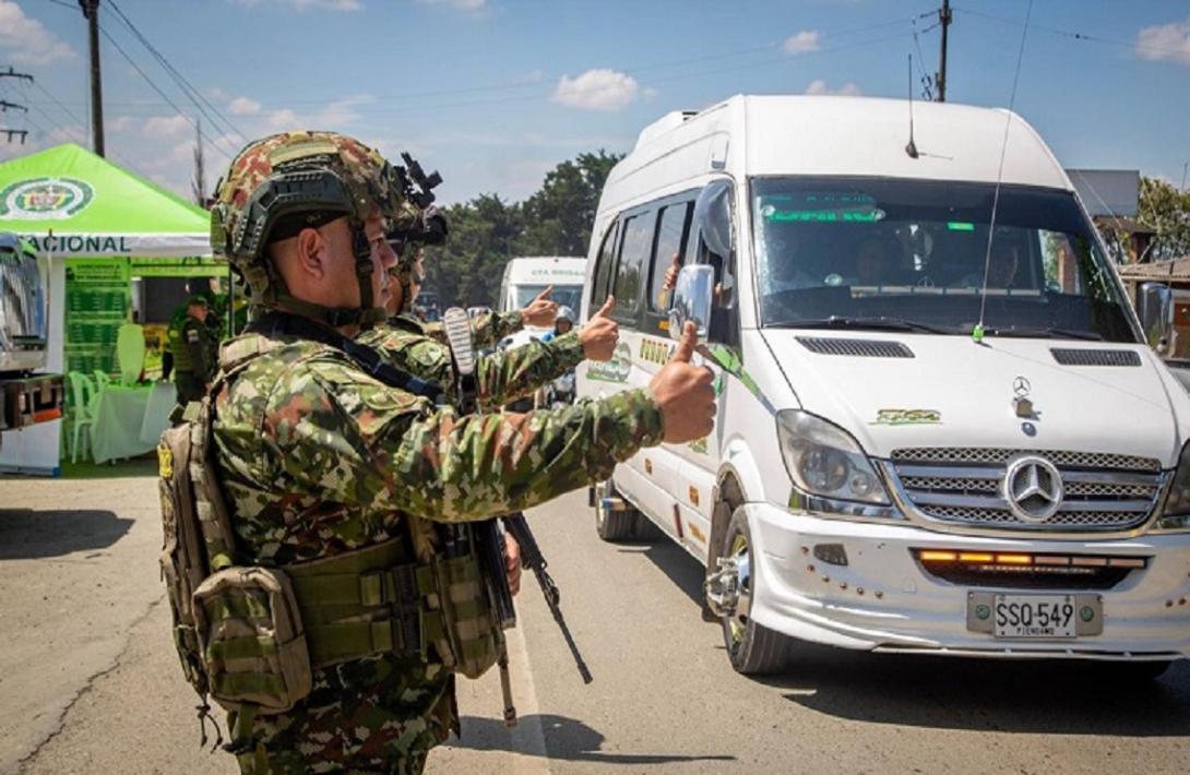 Ejército Nacional refuerza la seguridad vial en el suroccidente del país durante temporada decembrina 