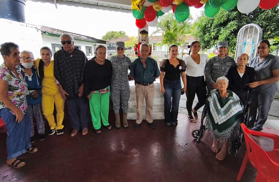 Apoyo y cercanía con la comunidad del Centro Hogar para la Tercera Edad 'La Nobleza', en el municipio de El Cerrito