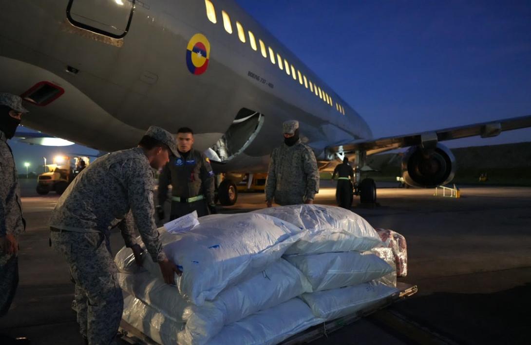 Fuerzas Militares refuerzan atención a emergencia por inundaciones en Colombia