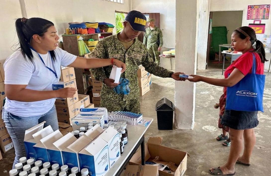 Armada de Colombia brinda asistencia humanitaria a más de 3.000 personas en Lorica, Córdoba