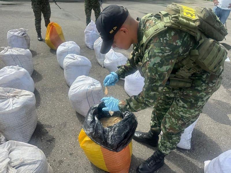 Tropas del Ejército neutralizaron un depósito con capacidad para fabricar 8.000 artefactos explosivos en Putumayo