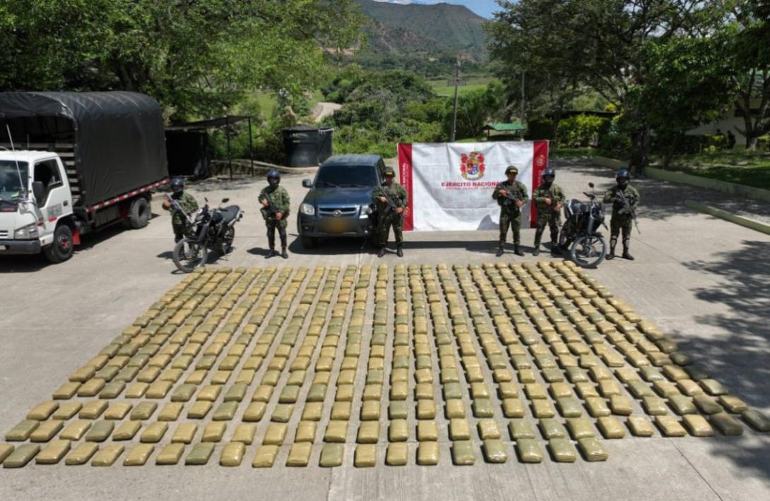 Ejército Nacional propina golpe al narcotráfico con incautación de más de media tonelada de marihuana en el Huila