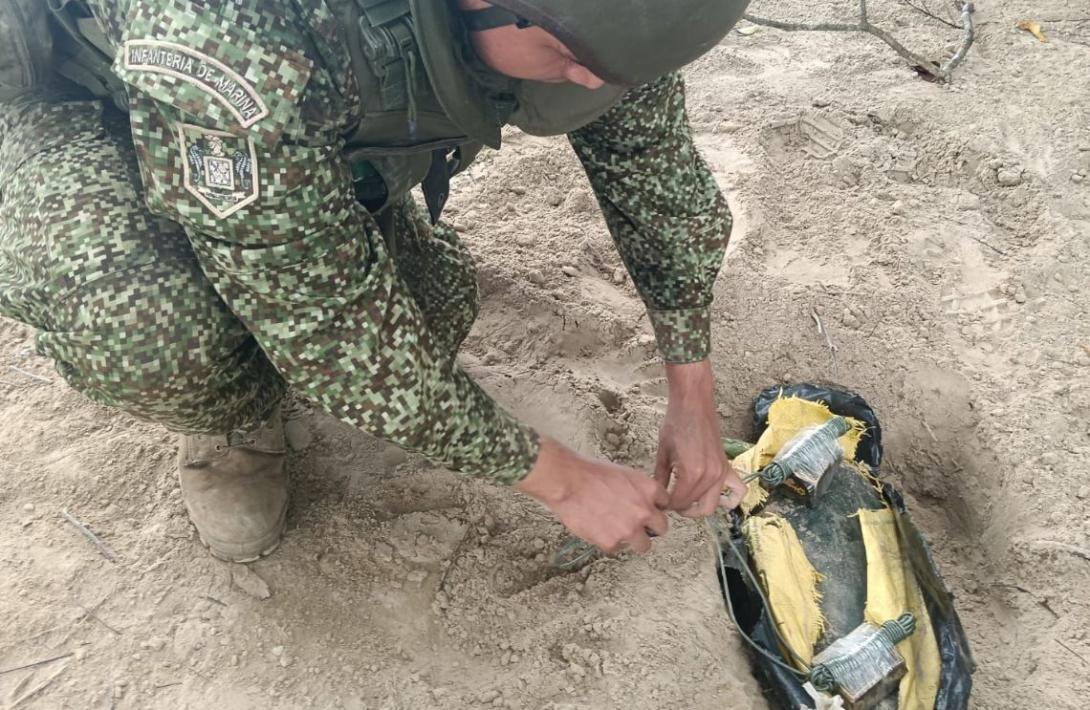 Armada de Colombia destruye artefacto explosivo y evita riesgo para la población en Guainía