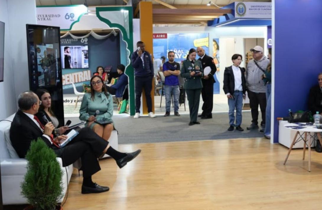 Escuela Superior de Guerra fortalece su proyección académica y estratégica en la Feria Internacional del Libro de Bogotá