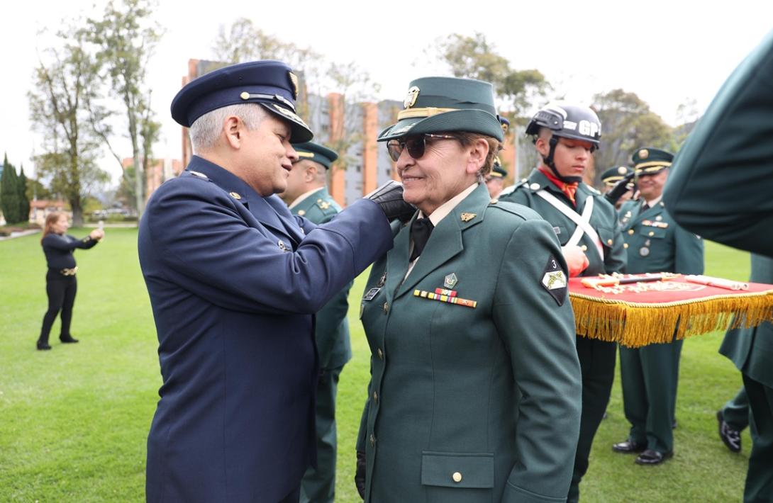 Ceremonia militar enaltece los 42 años de los Profesionales Oficiales de Reserva