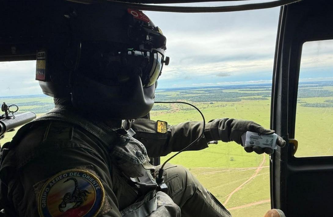 Mensajes de prevención lanzados desde el aire por la Fuerza Aeroespacial llegan a comunidades del Oriente