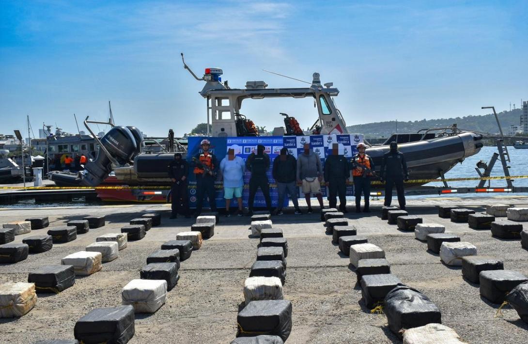 Armada de Colombia incauta más de cinco toneladas de cocaína en el Caribe colombiano 
